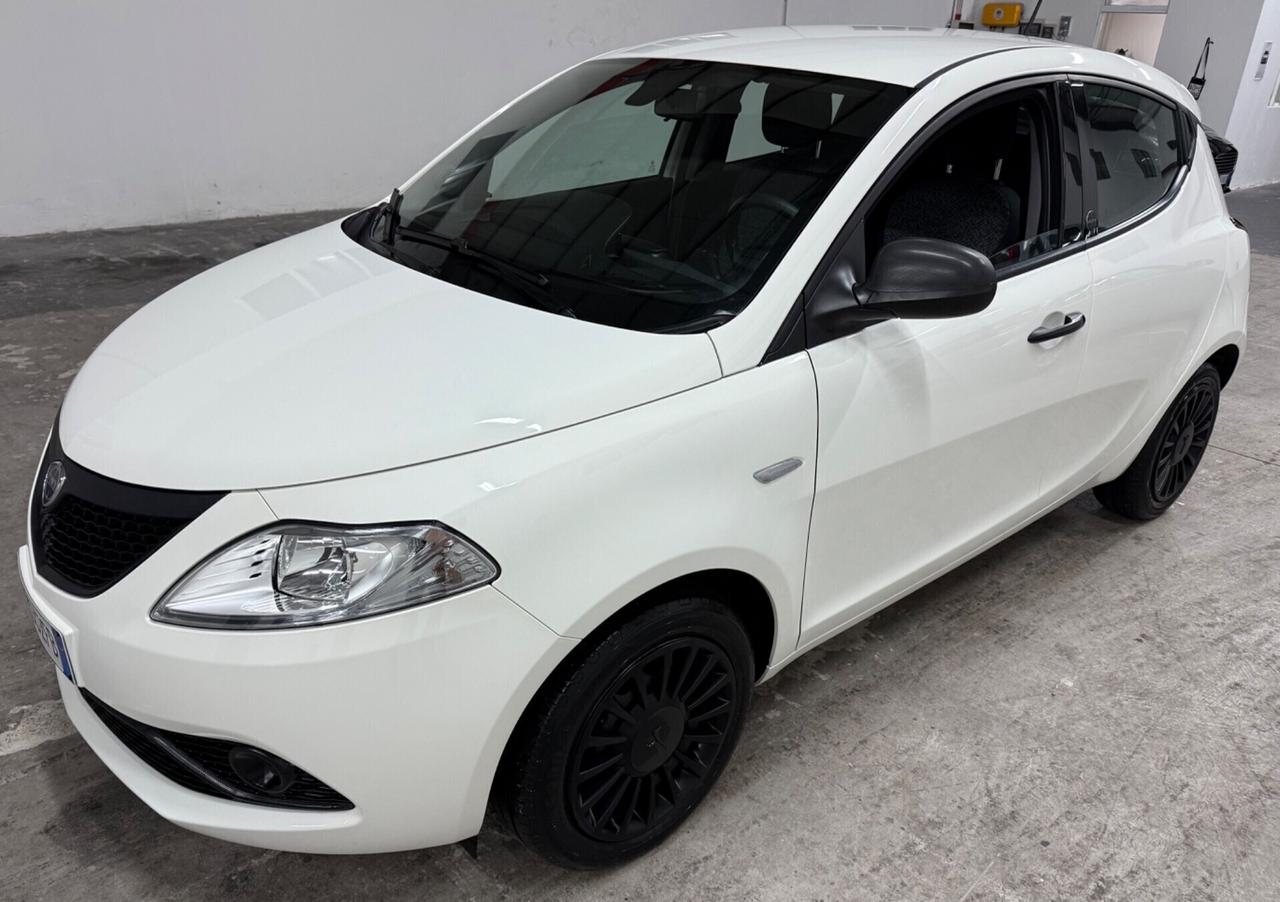 Lancia Ypsilon 1.0 FireFly 5 porte S&S Hybrid Ecochic - 2021