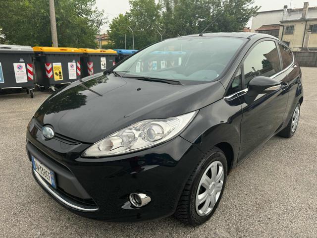 FORD Fiesta + 1.4 TDCi 68CV neopatentati come foto