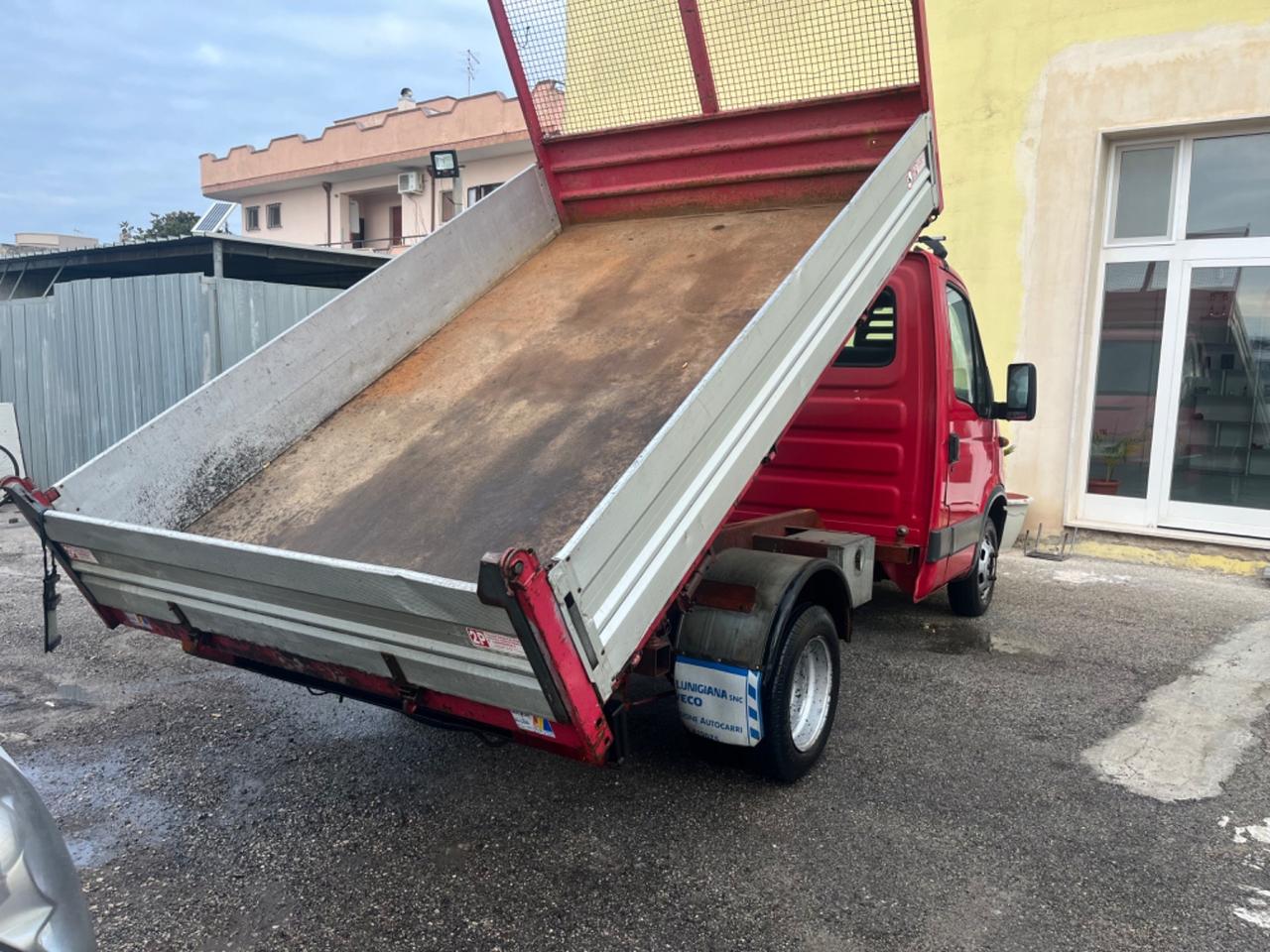Iveco Daily 35 c 9 ribaltabile trilaterale Unipro 2000