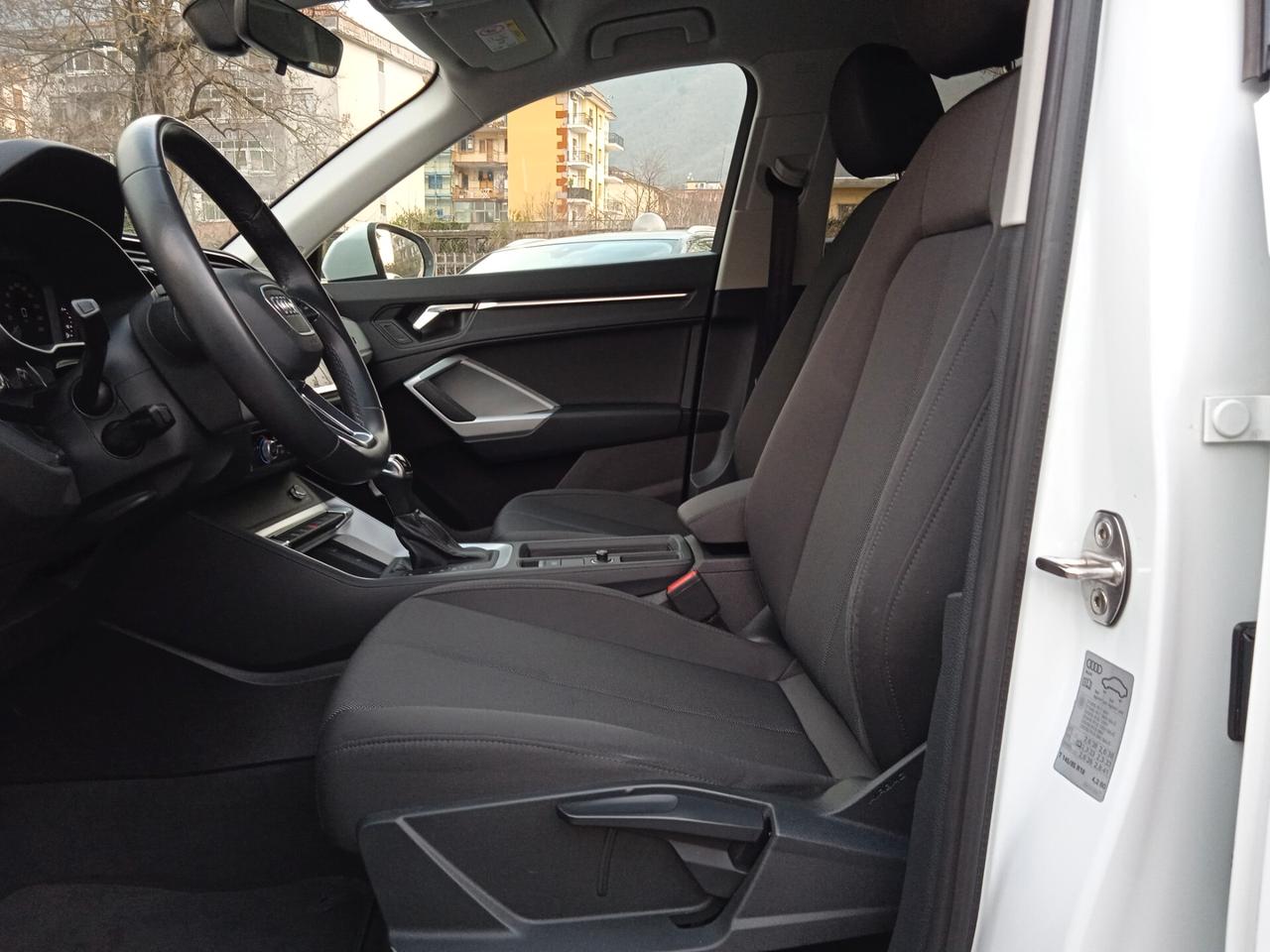 Audi Q3 35 TDI S tronic line edition black