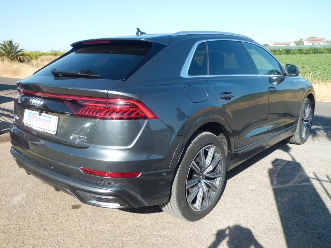 Audi Q8 50 TDI 286 CV quattro tiptronic Sport IPERFULL+4 RUOTE STERZANTI+TETTO APRIBILE+PANORAMICO