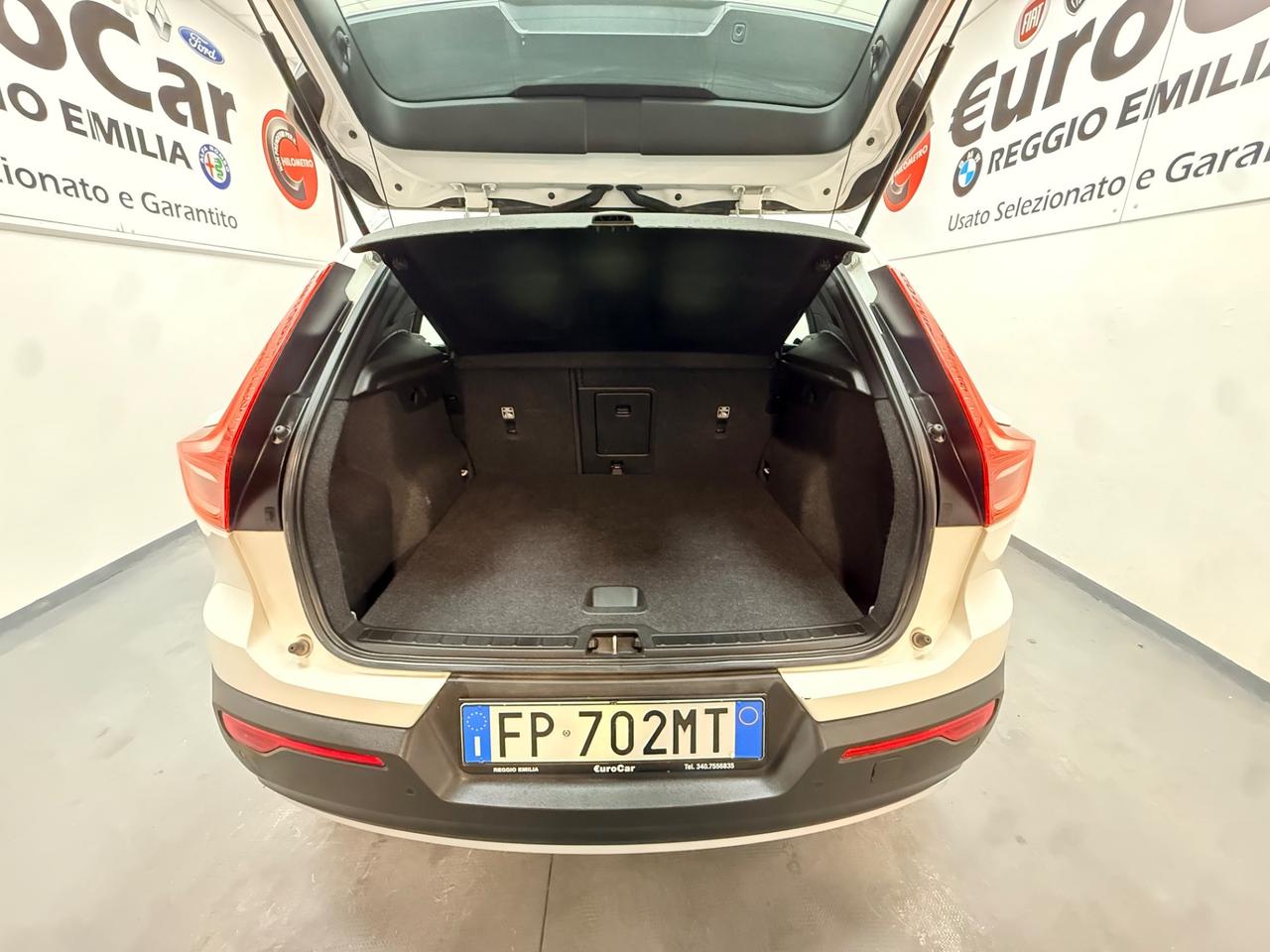 Volvo XC40 D4 2.0 190 CV AWD Geartronic Momentum 03/2018 EURO 6B