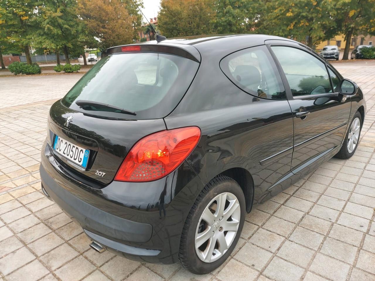 Peugeot 207 1.6 HDi 90CV 3p. XS