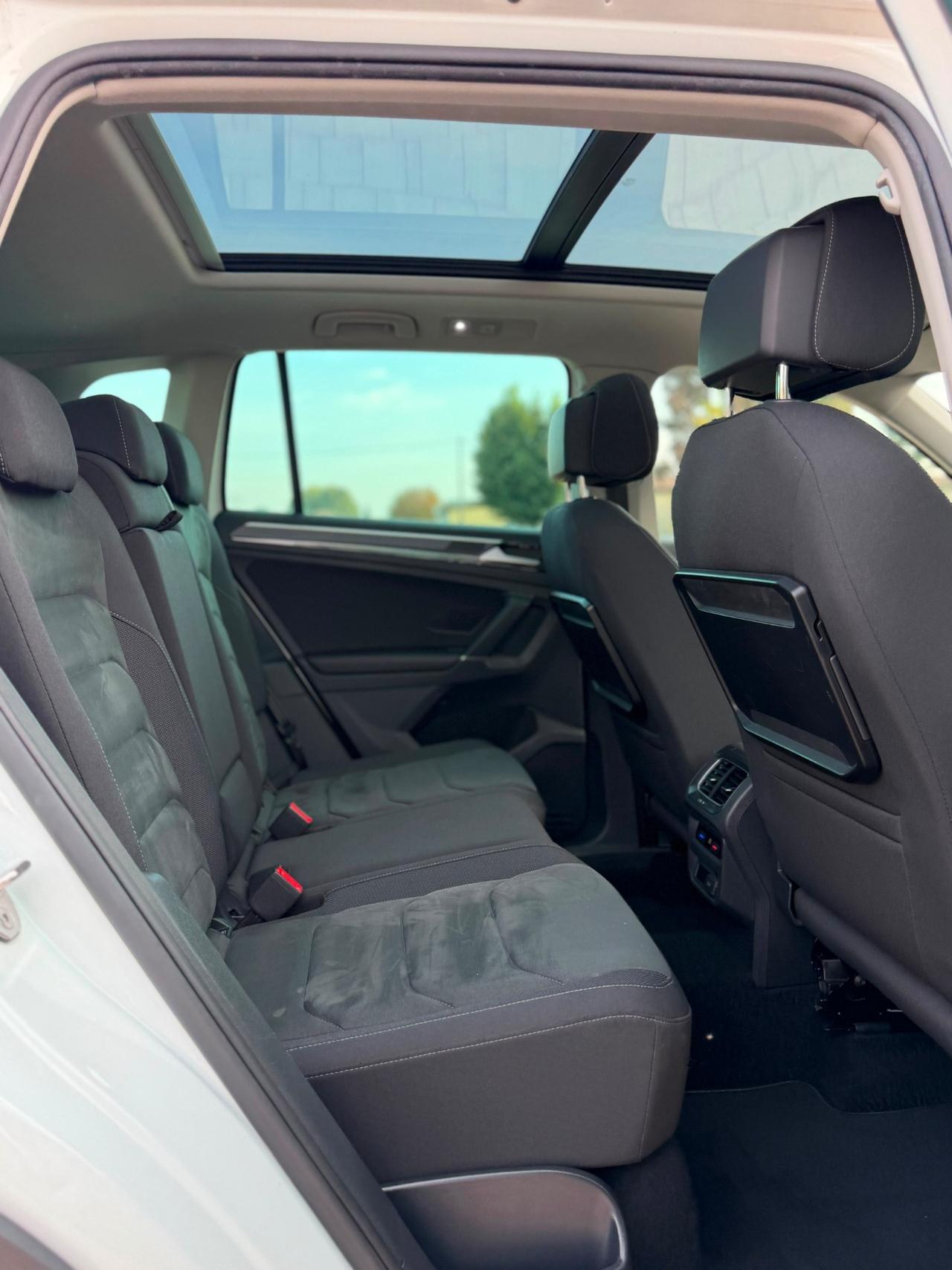 Volkswagen Tiguan 2.0 TDI SCR DSG Business BlueMotion Technology
