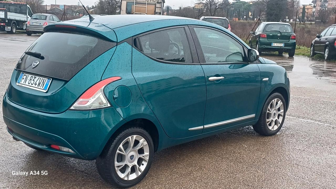 Lancia Ypsilon 1.2 69 CV 5 porte S&S Platinum
