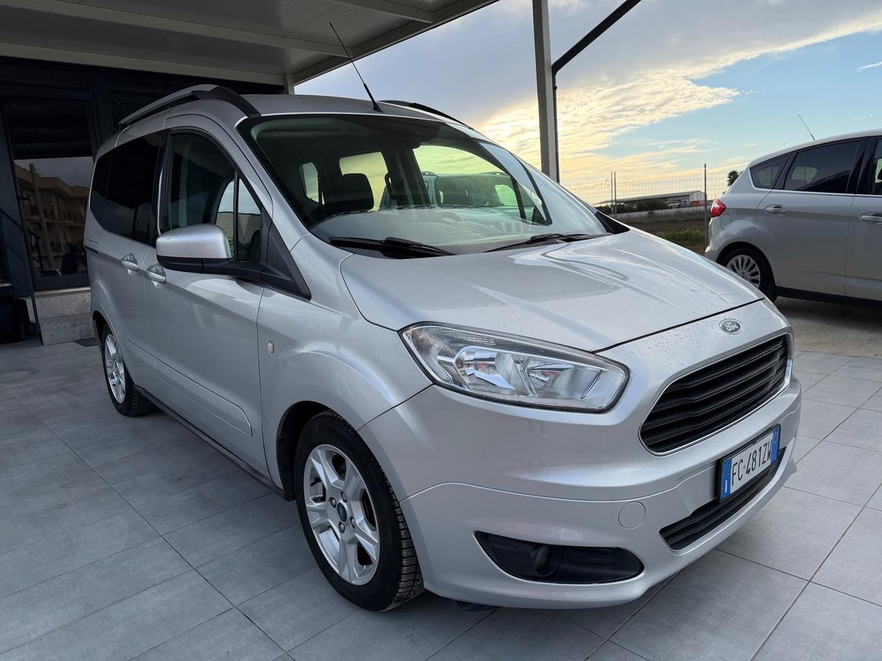 Ford Tourneo Courier 1.5 TDCI 75 CV Titanium