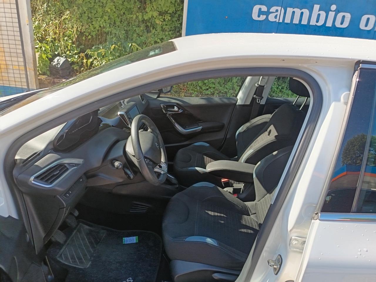 Peugeot 208 1.4 HDi 68 CV 5 porte Access