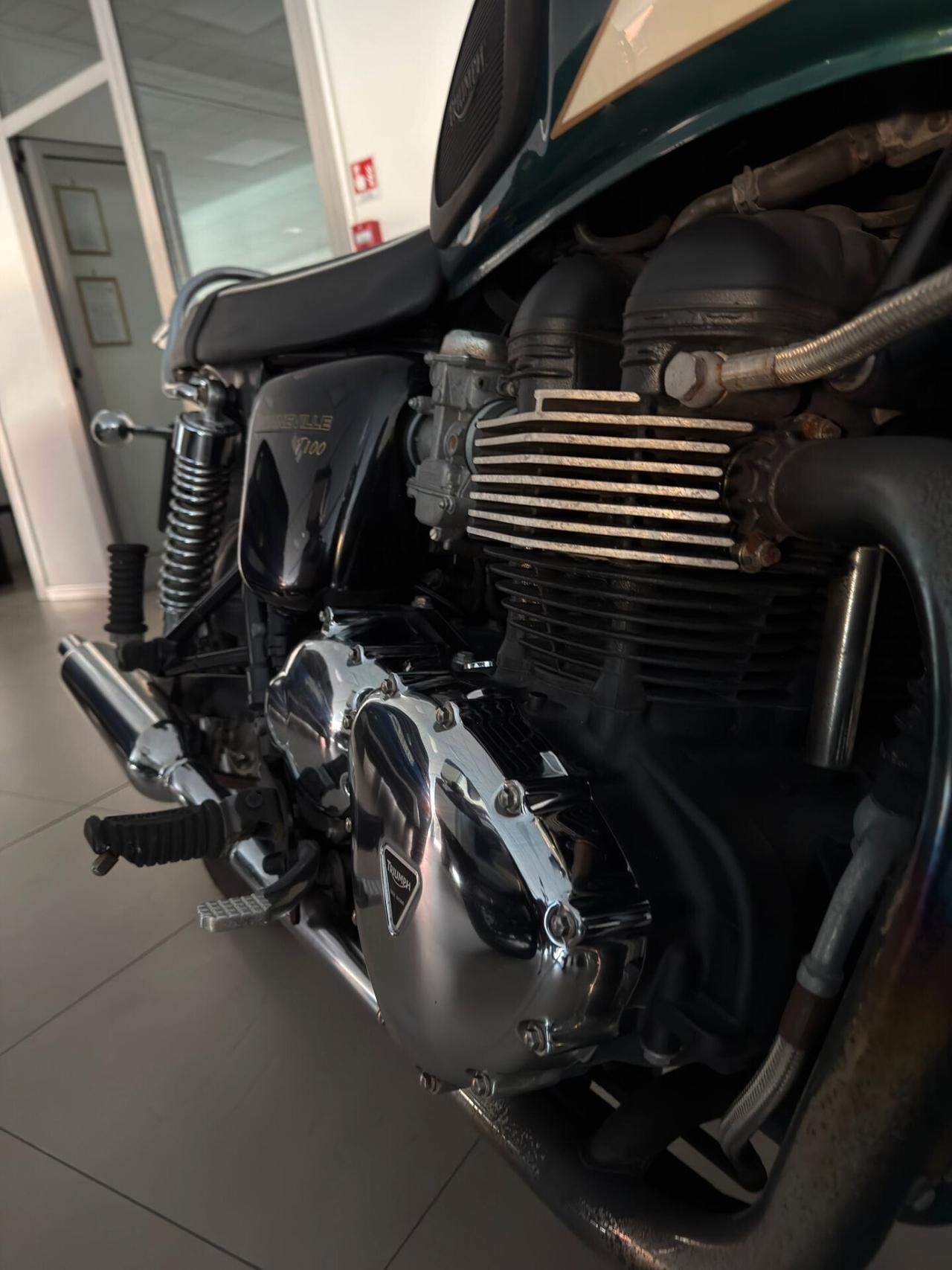 Triumph Bonneville T100