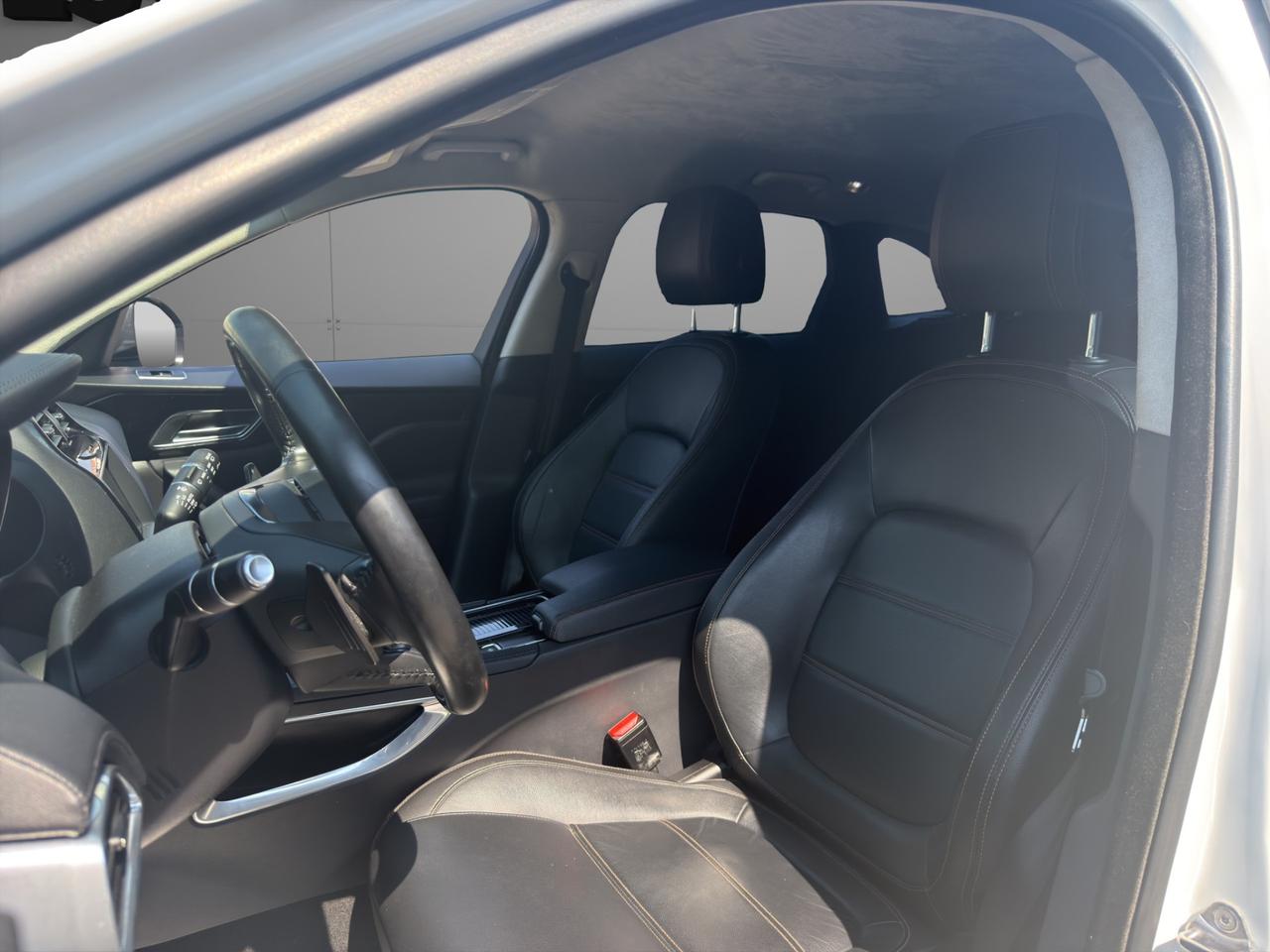 Jaguar F-Pace 2.0d i4 Pure 180cv - Promo finanziamento - Automatica