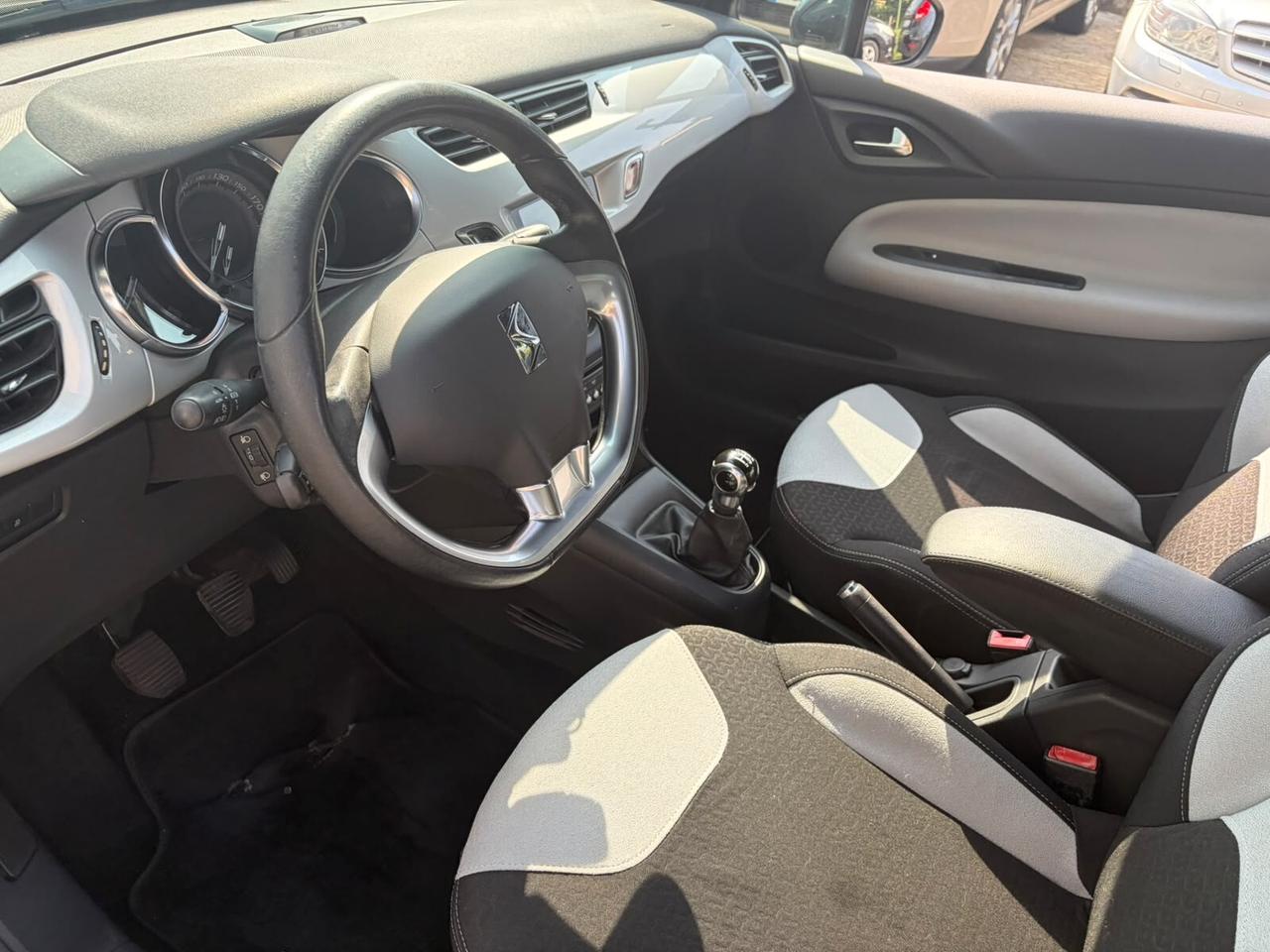 Ds DS3 3 1.2 VTi 82 Just Black*EURO5*NEOPATENTATI