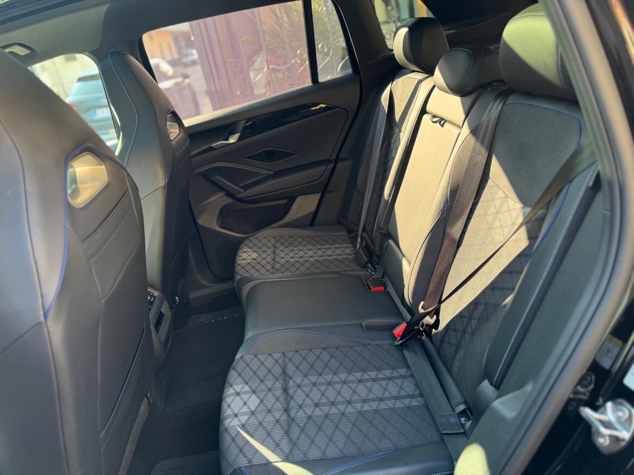 Volkswagen Tiguan 2.0 TDI 150 CV DSG R-Line TETTO IVA DEDUCIBILE