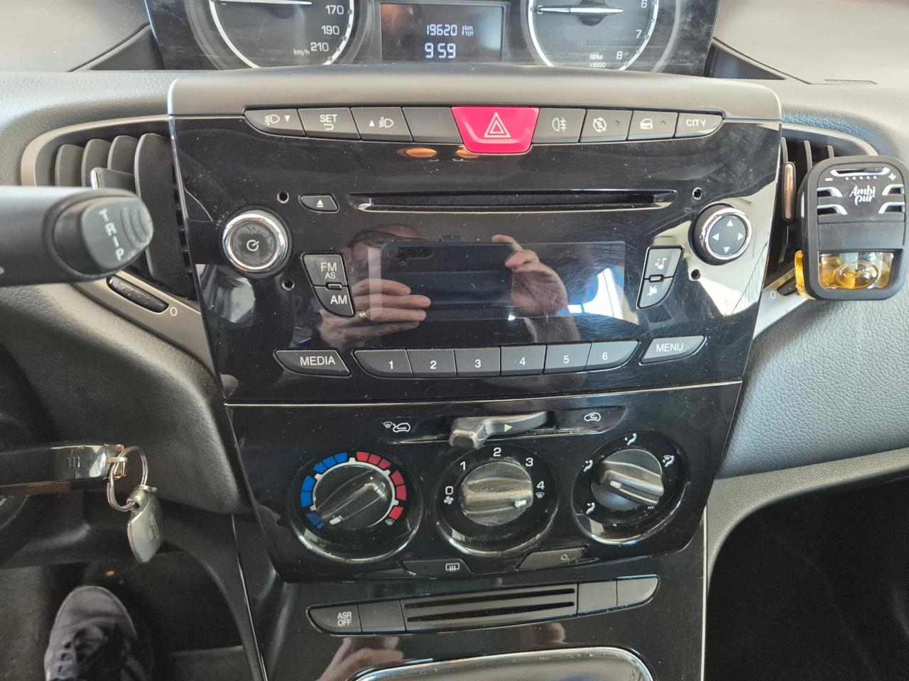 Lancia Ypsilon 1.2 69 CV 5 porte S&S Gold