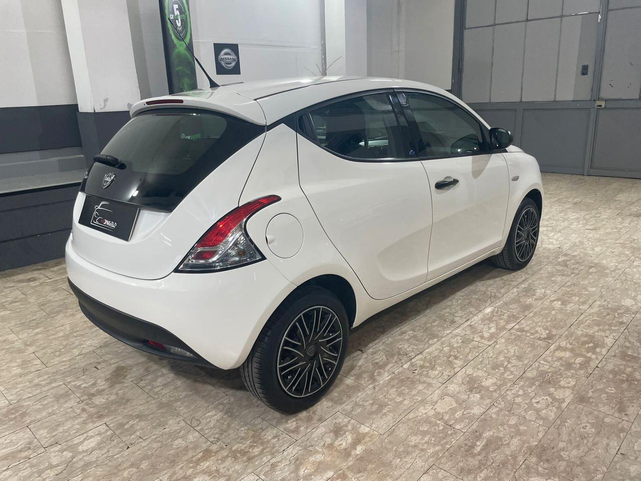 Lancia Ypsilon 1.2 69 CV 5 porte S&S Elefantino Blu