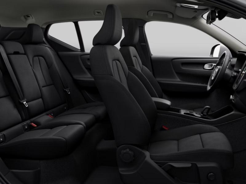 Volvo XC40 B3 (b) automatico Essential PROMO FINO 30//06