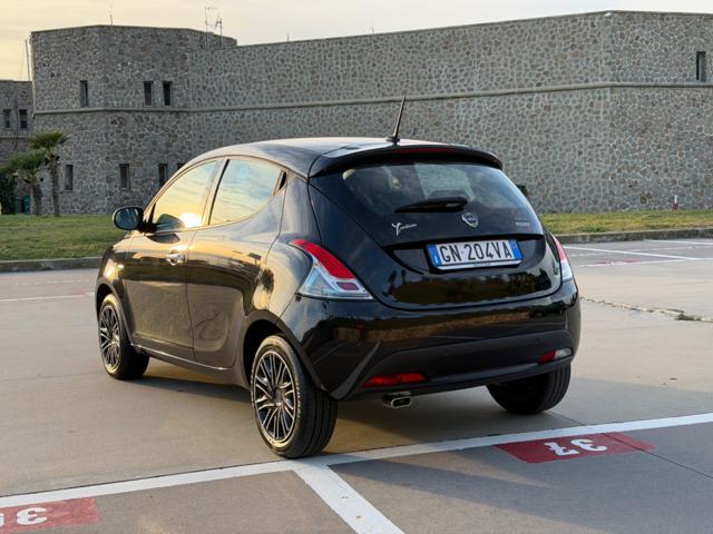 LANCIA Ypsilon HYBRID GOLD+NAVI+SENSORI PARK+5 POSTI