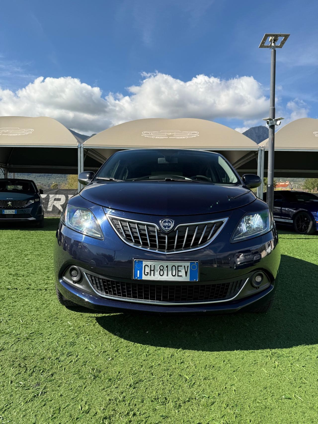 Lancia Ypsilon 1.0 5 porte Hybrid Gold