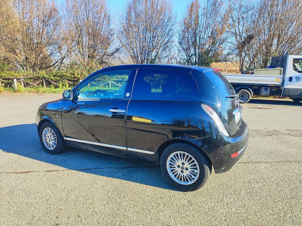 Lancia Ypsilon 1.4 Argento