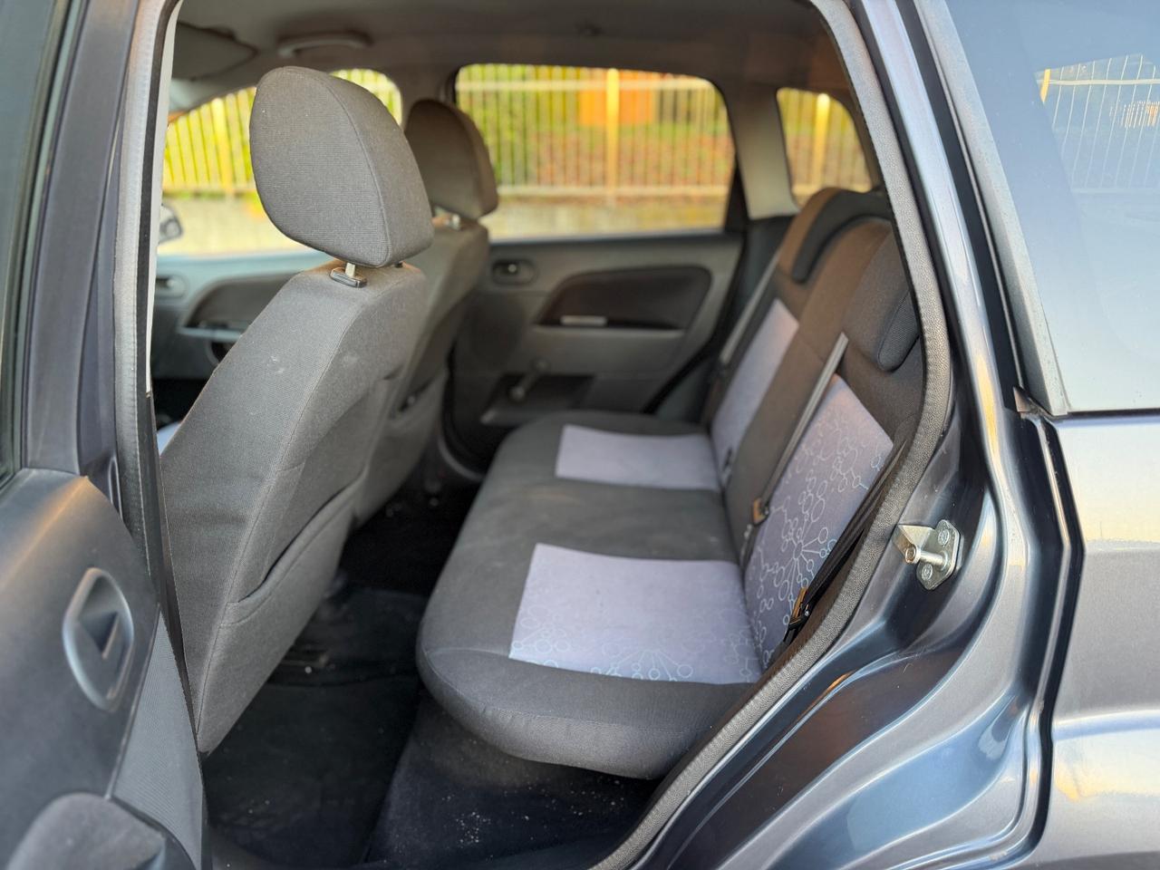 Ford Fiesta 1.2 16V 5p. Ghia Euro 4