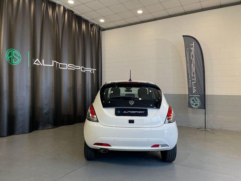 Lancia Ypsilon 1.0 FireFly 5 porte S&S Hybrid Platino