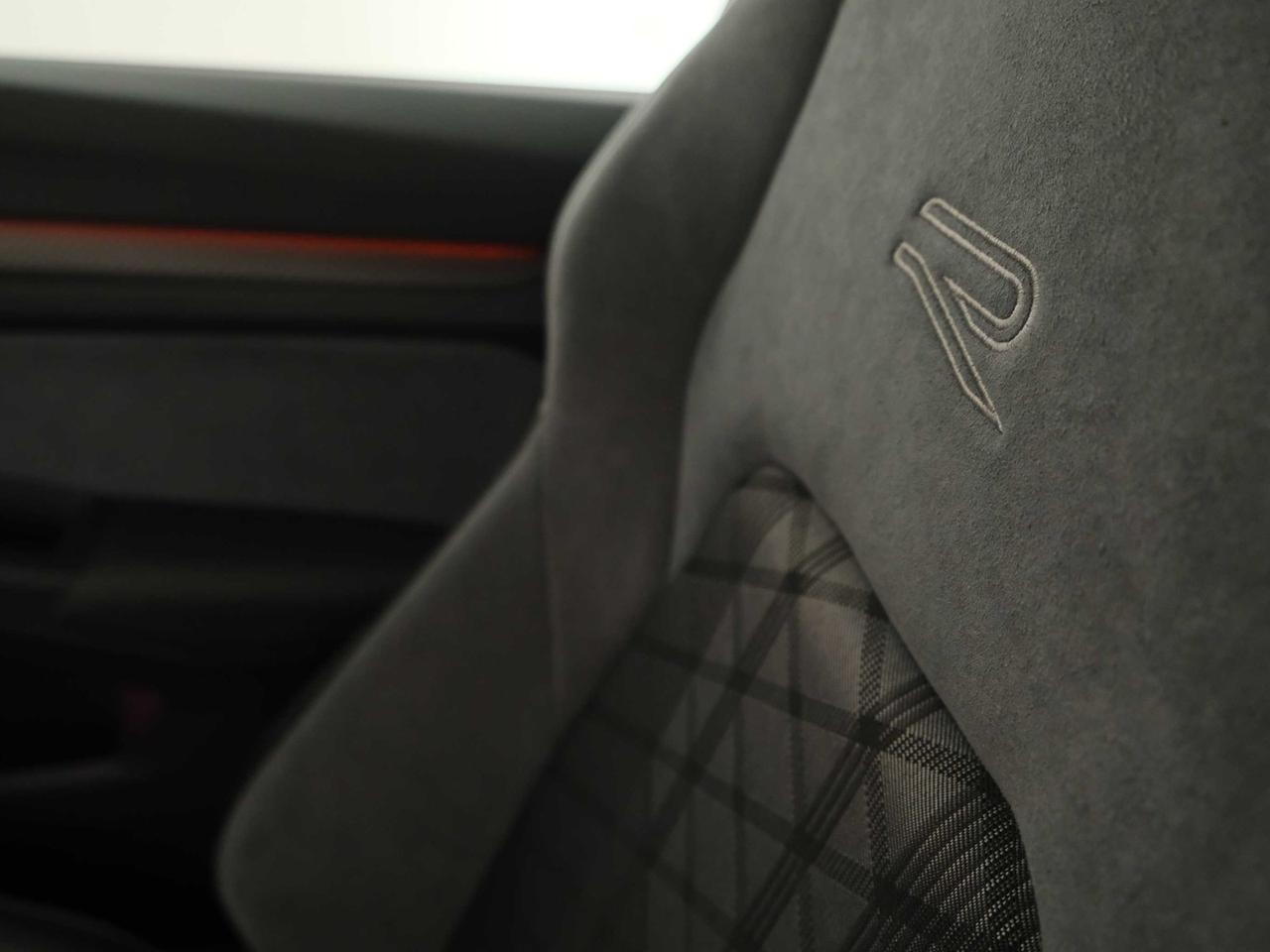 Volkswagen Golf 2.0 tdi scr 150cv r-line dsg