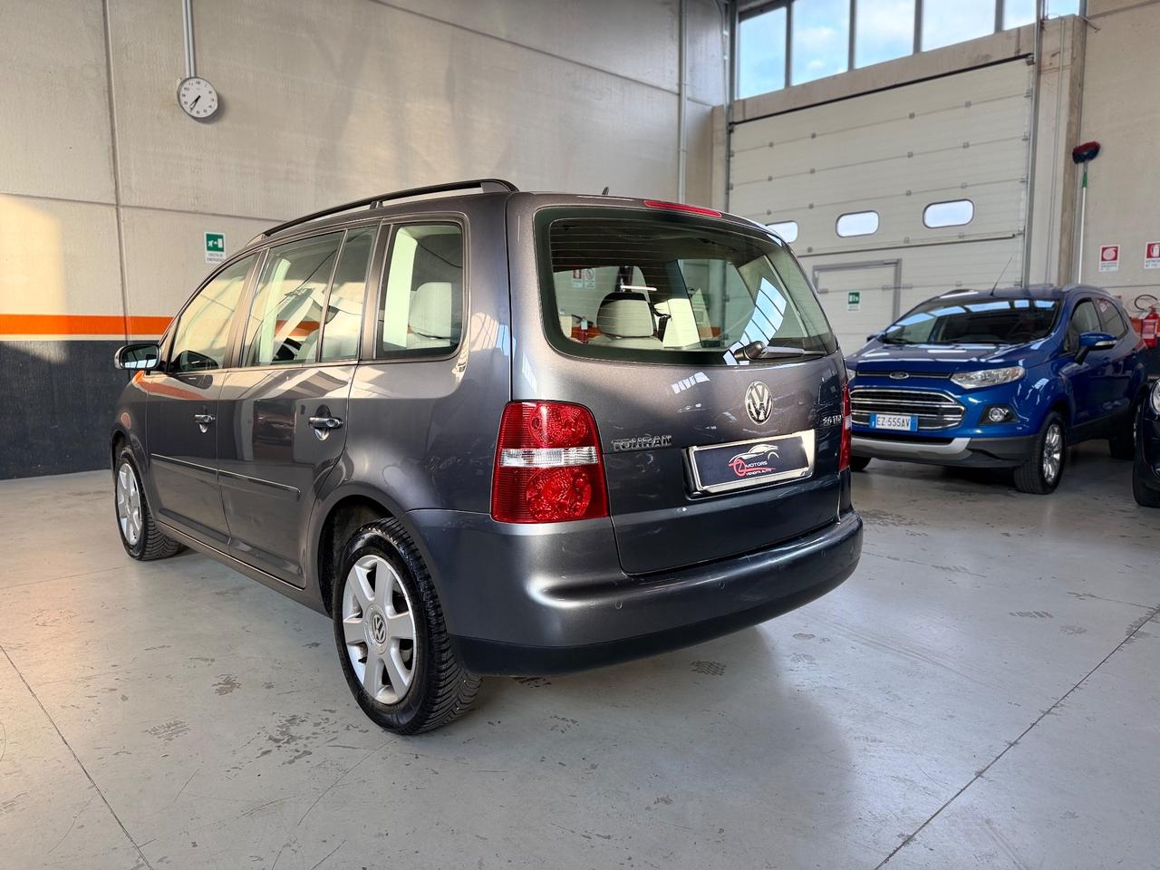 Volkswagen Touran 2.0 TDI DPF Highline AUTOCARRO