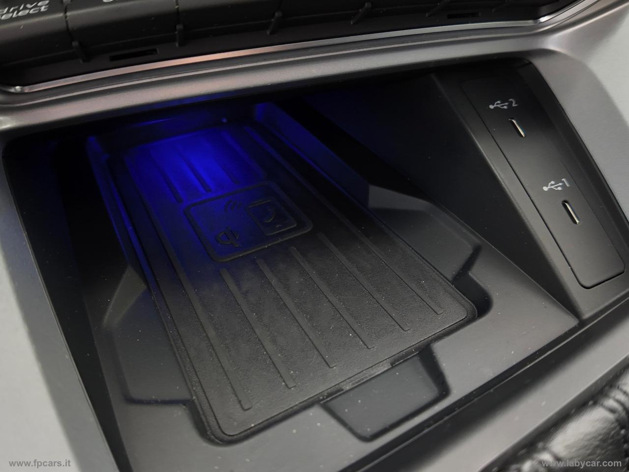 AUDI Q3 35 TDI S tronic S line edit. IDENTITY BLACK