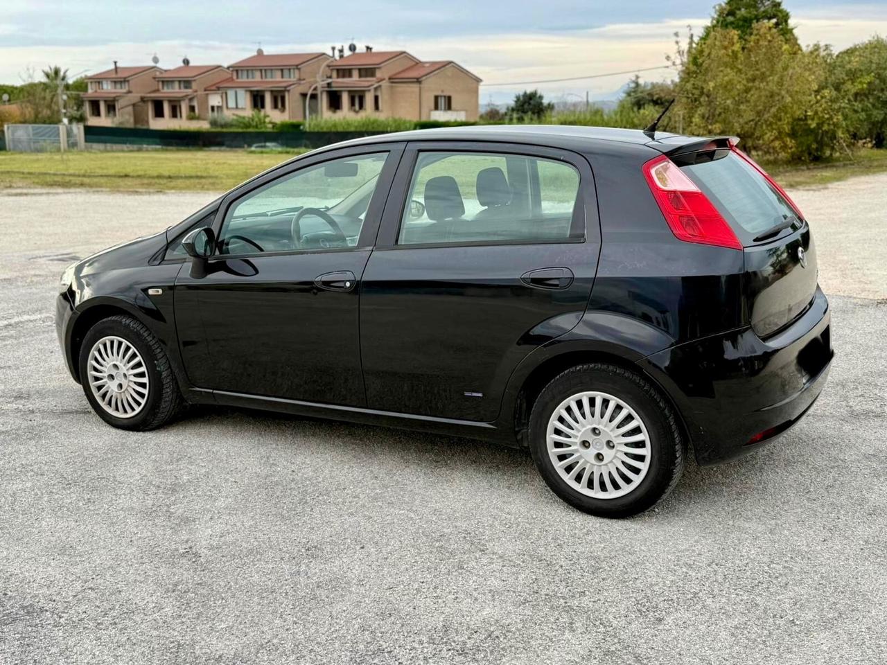 Fiat grande punto 1.2 benzina 65cv NEOPATENTATI