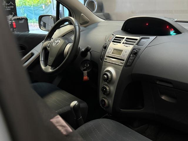 TOYOTA Yaris 1.0 5 porte Sol