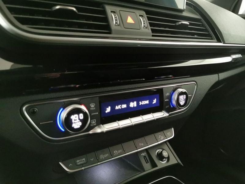 Audi Q5 Sportback 40 2.0 tdi mhev 12V Identity Black quattro s-tronic