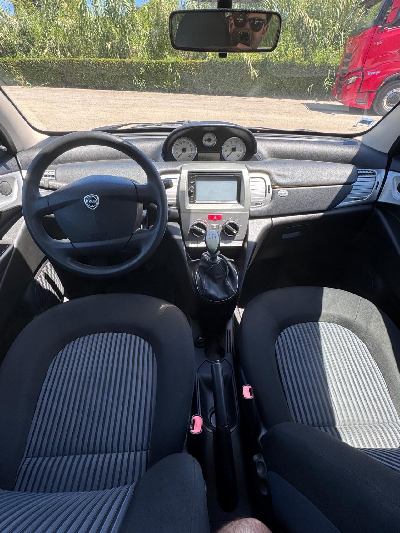 Lancia Ypsilon 1.2 Platino