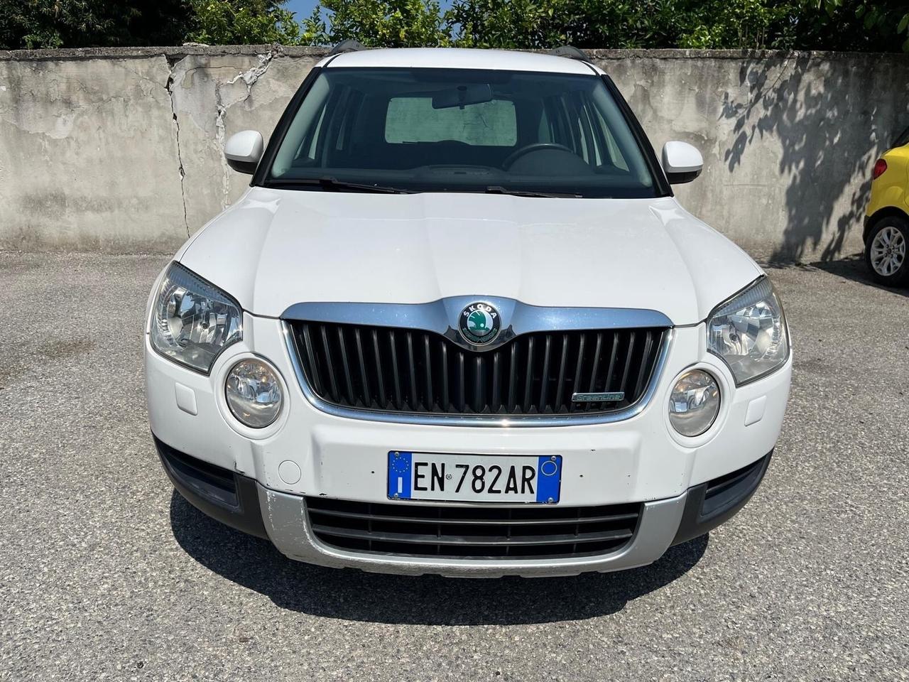 Skoda yeti -1600 tdi/105 cv -full-2012
