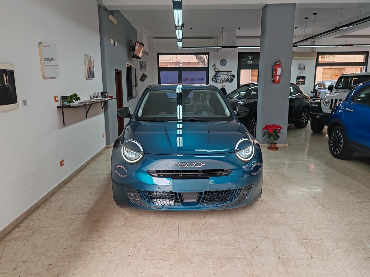 Fiat 600 Hybrid DCT MHEV Pack Comfort Km0