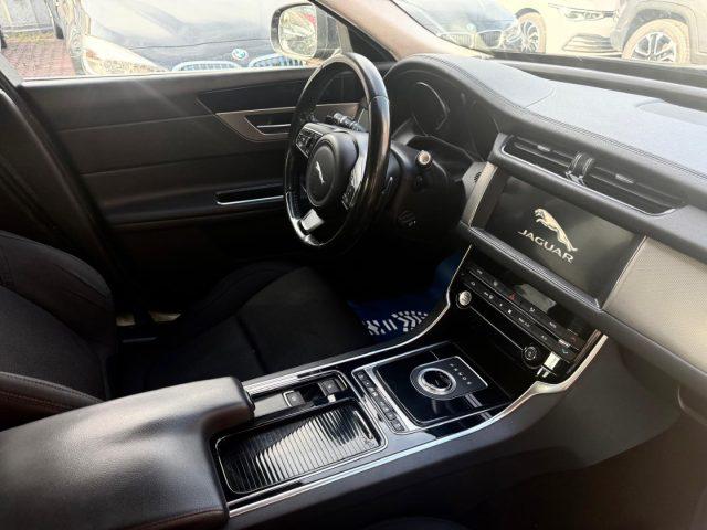 JAGUAR XF 2.0 D 180 CV aut. Pure