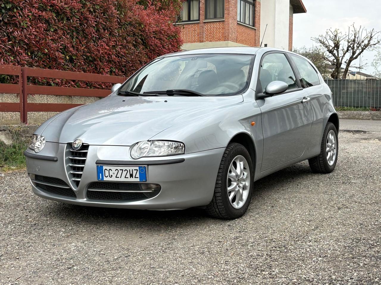 Alfa Romeo 147 1.6i 16V Twin Spark cat 3p. Progression