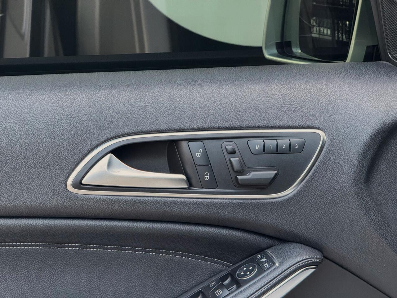 Mercedes-Benz GLA 45 AMG 4 MATIC 360CV CAM