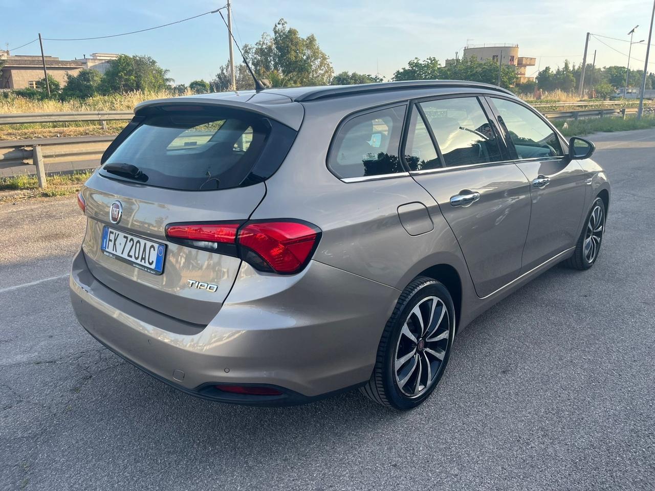 Fiat Tipo 1.4 GPL SW Lounge Unipro 2017