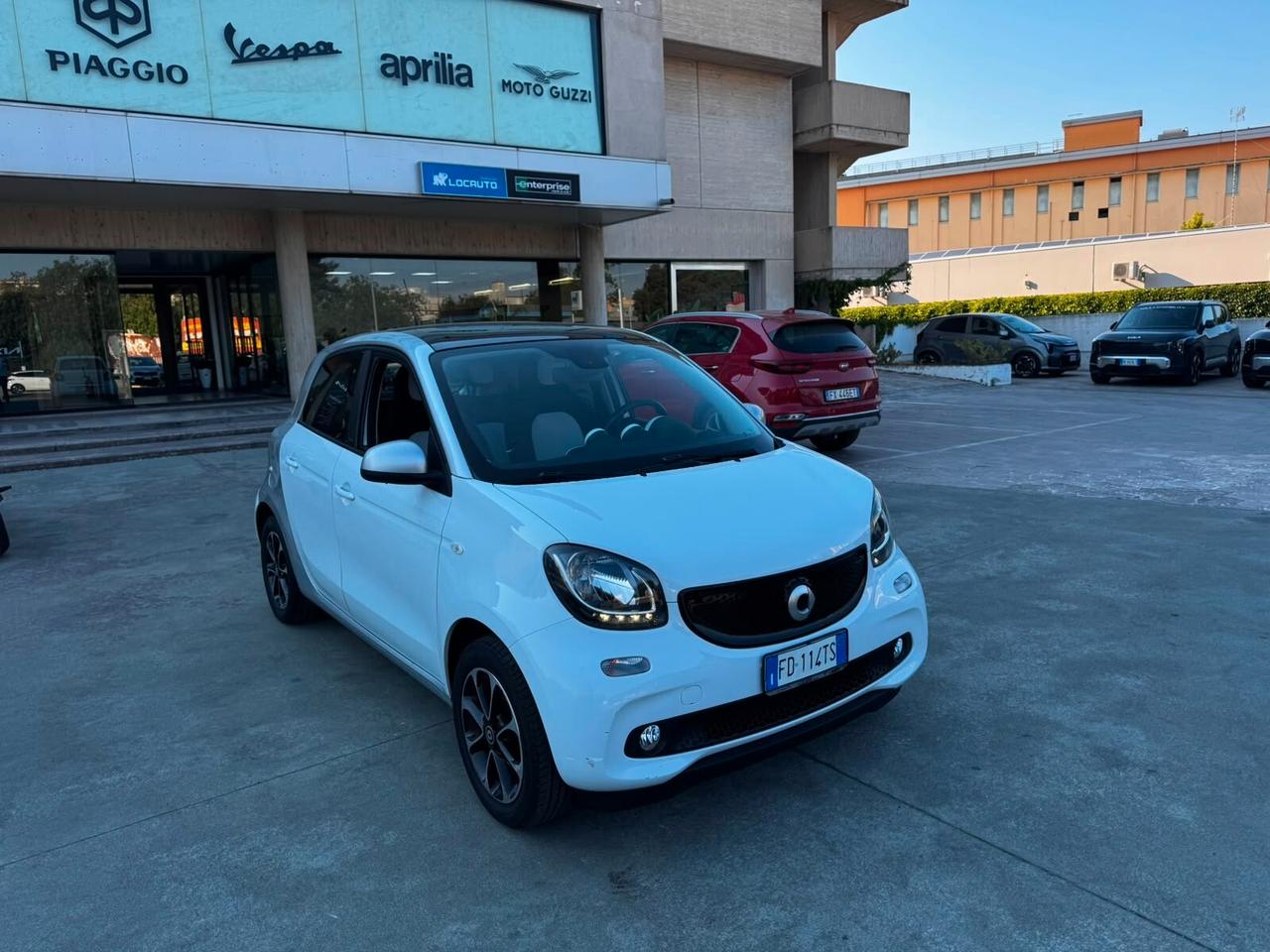 SMART FOUR FOUR 1.0 71 CV 2016 TETTO PANORAMICO