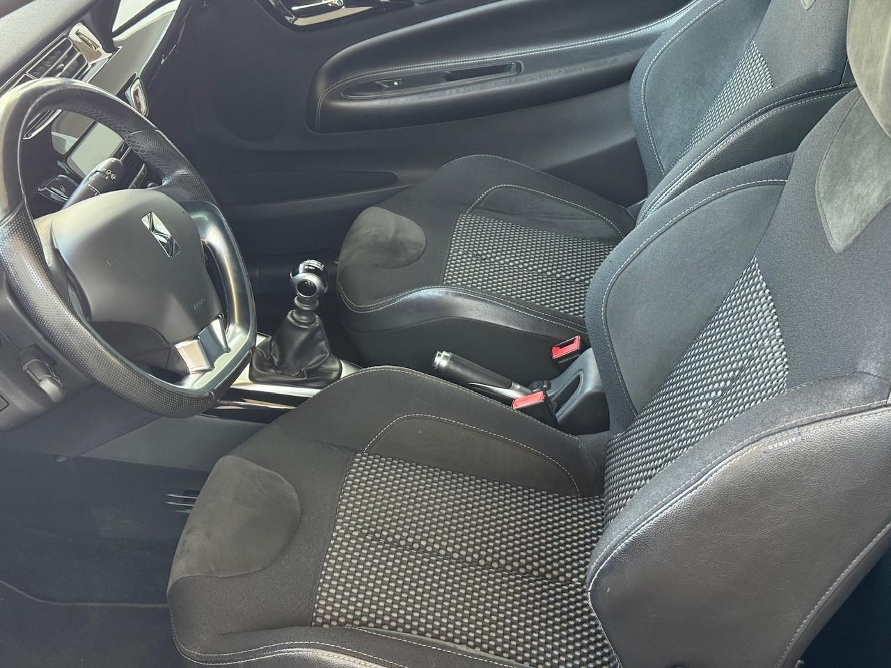 Ds DS3 DS 3 1.6 HDi 110 Just Black