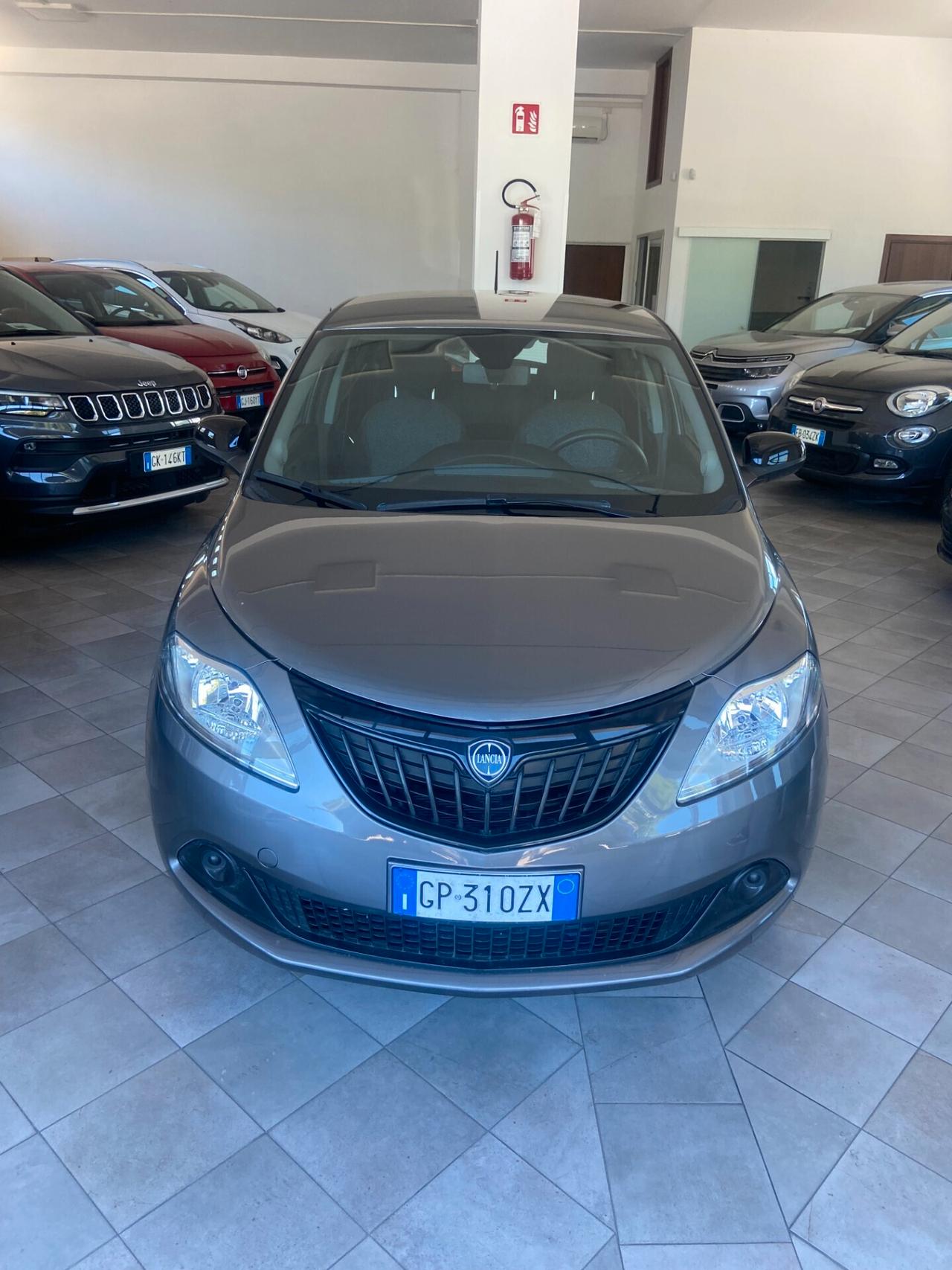 Lancia Ypsilon 1.0 FireFly 5 porte S&S Hybrid Silver