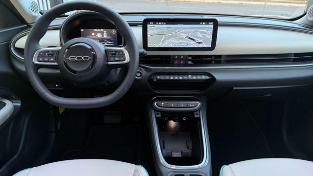 FIAT 600 HYBRID 1.2 110CV DCT MHEV LA PRIMA*24M.G.*CAM360°*