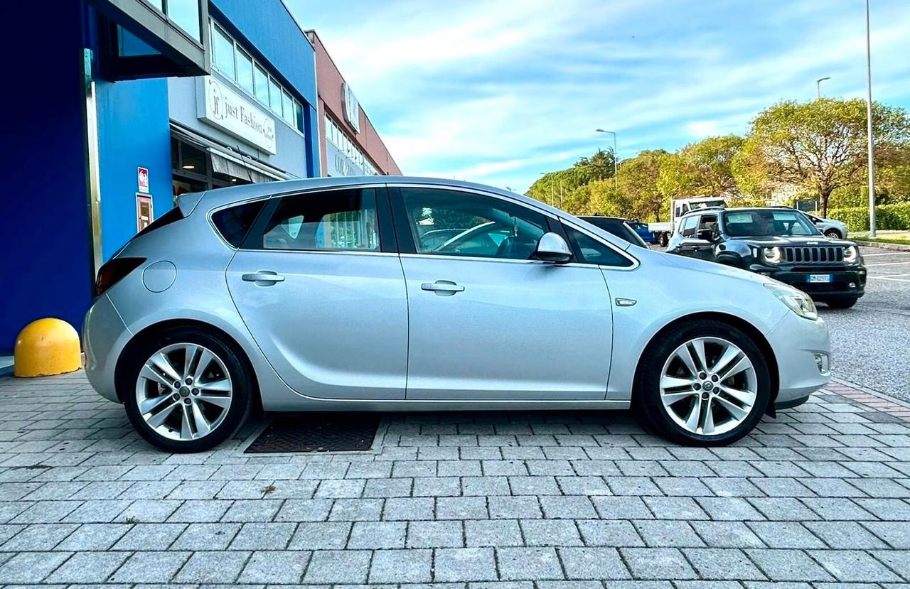 Opel Astra 1.6 115CV 5 porte Cosmo