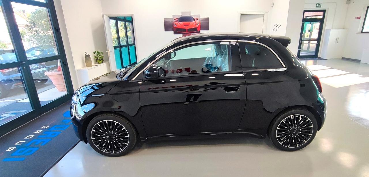 Fiat 500 Berlina Hybrid Icon