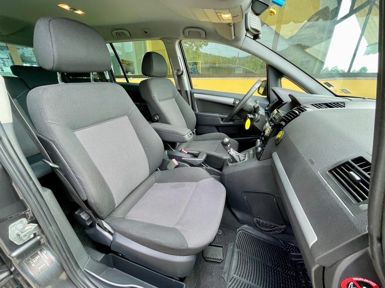 Opel Zafira 7POSTI 1.6T met 110kw Cosmo UNIPROP