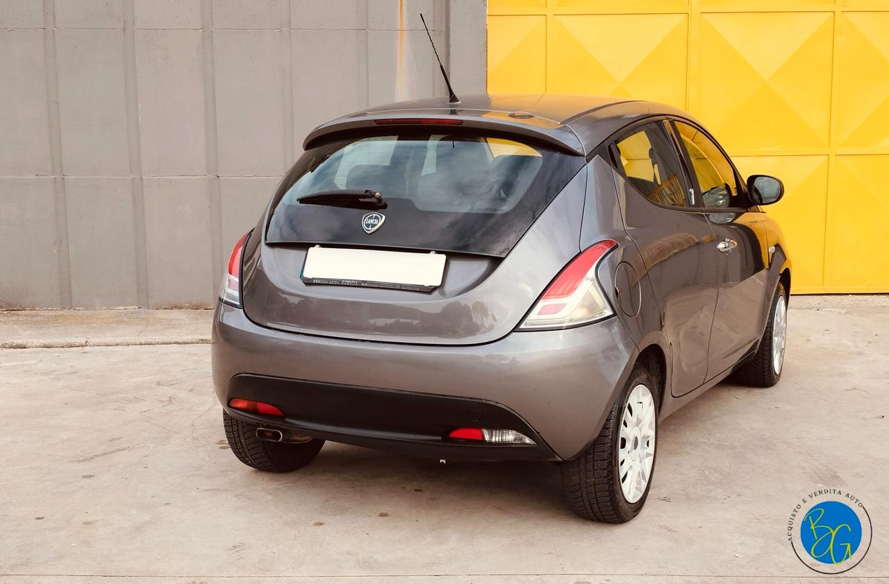 Lancia Ypsilon 1.2 69 CV 5 porte Silver