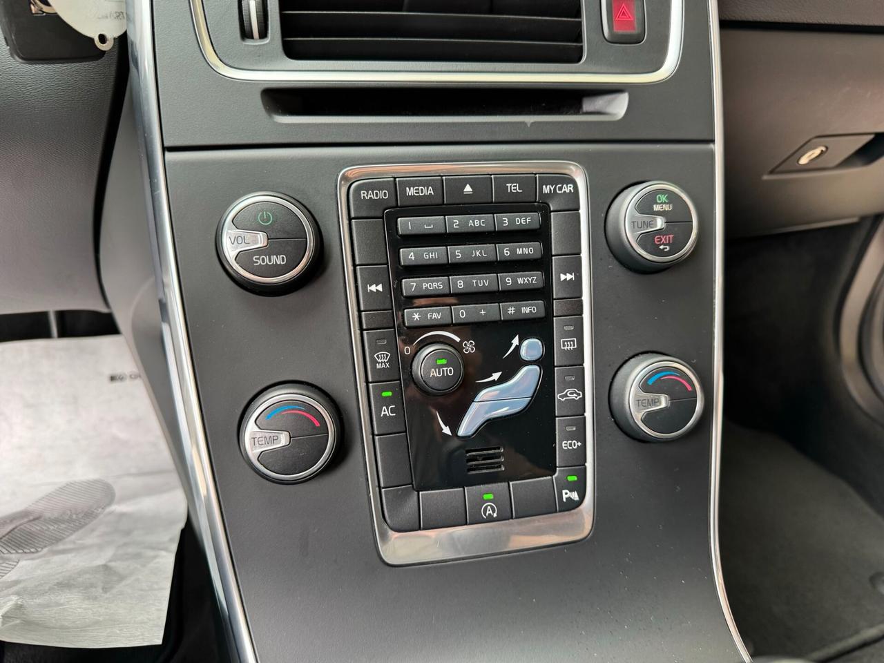 Volvo V60 CrossCountry D3 Business gear GARANZIA24