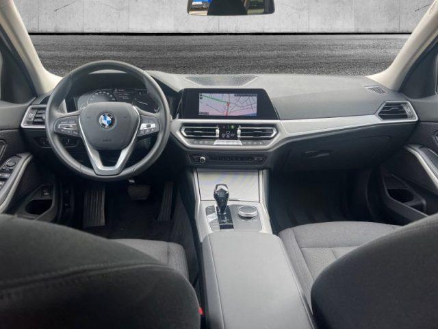 BMW 318 d Touring Business Advantage aut.