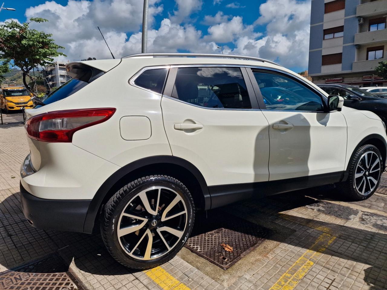Nissan Qashqai 1.6 dCi 2WD Tekna AUTOMATICA Tetto Panoramico