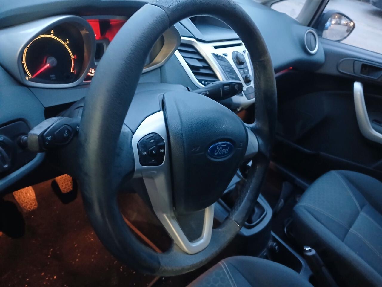 Ford Fiesta 1.2 5 porte Titanium