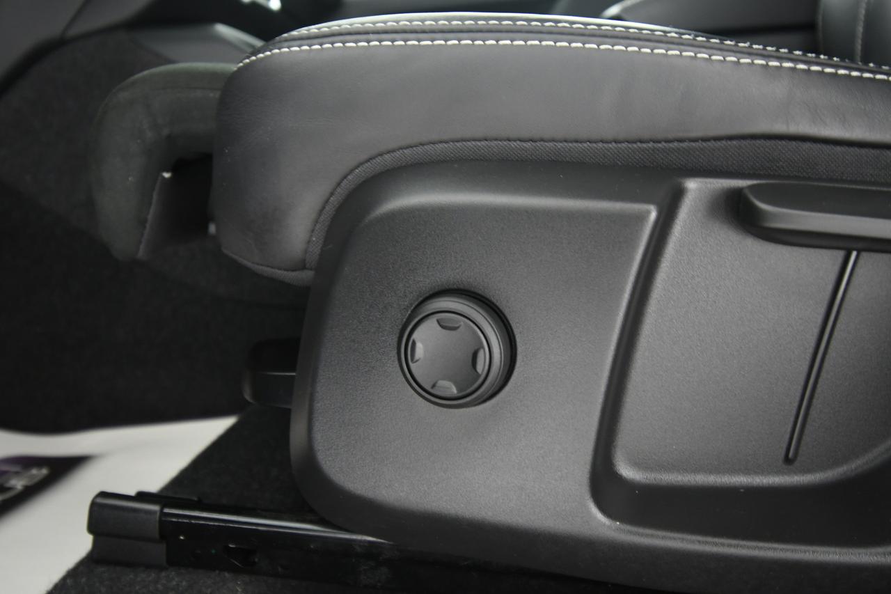 VOLVO XC40 1.5 t4 phev R-design auto my21 NEOPATENTATI+CAMERA