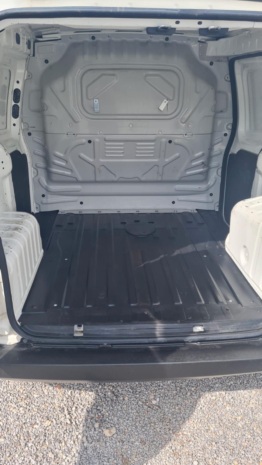 Fiat Fiorino 1.3 MJT 95CV Combinato Adventure M1